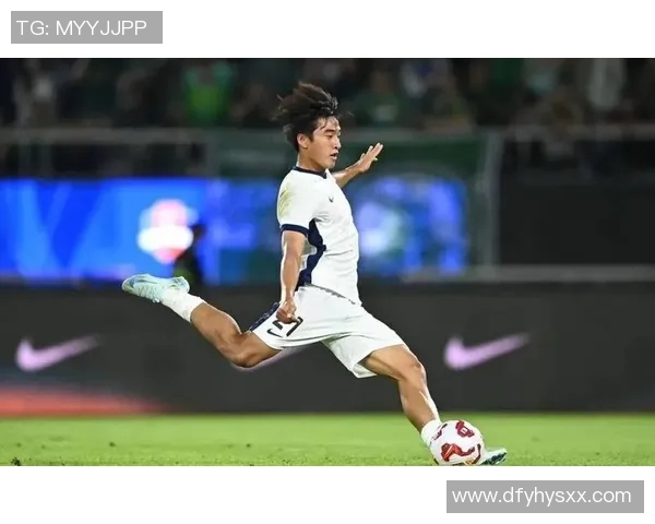 上海足球圈新星汇聚近期明星球员加盟引发热议