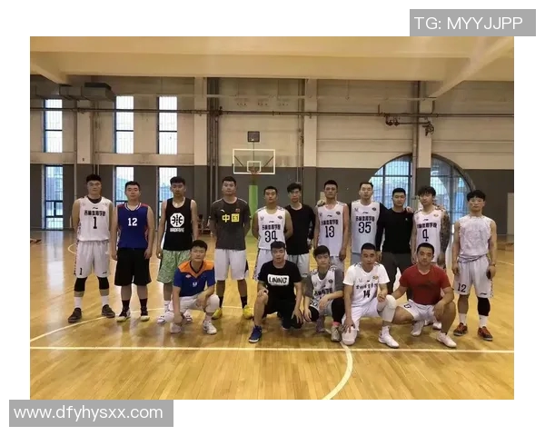 与篮球明星亲密合影瞬间记录你的青春梦想与激情时刻